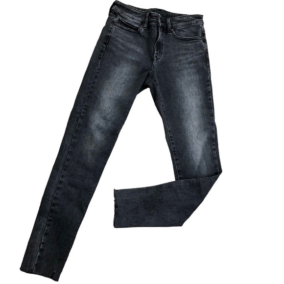 Uniqlo Sz 25 Skinny Jeans Washed Grey/Black Stretch Mid-Rise Raw Hem Classic - Picture 1 of 5